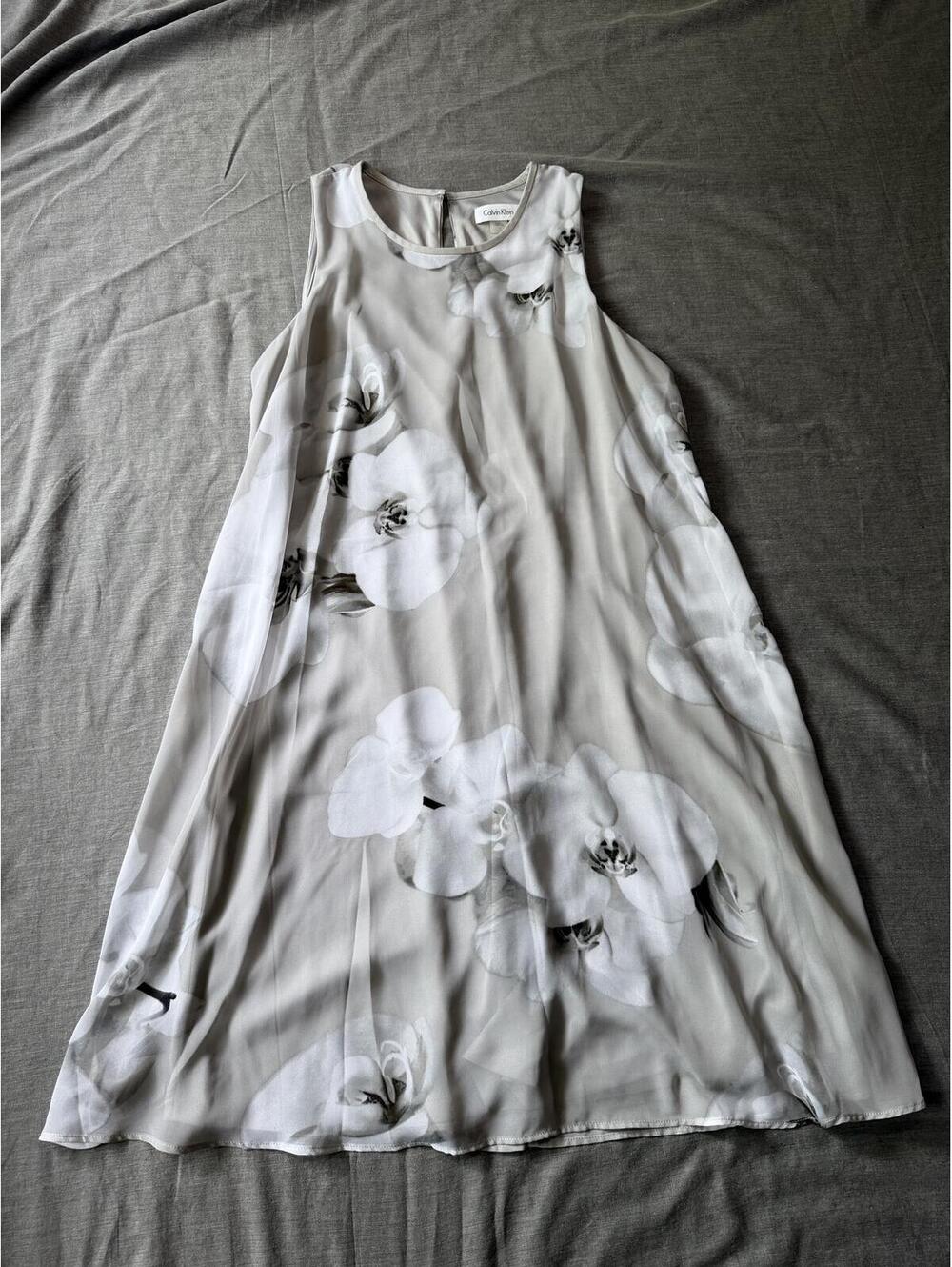 Calvin Klein Dress Grey White Floral Trapeze Swing Sleeveless Lined SIZE 12